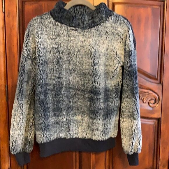 Poof Sherpa style mock neck sweatshirt- size L - Picture 1 of 6